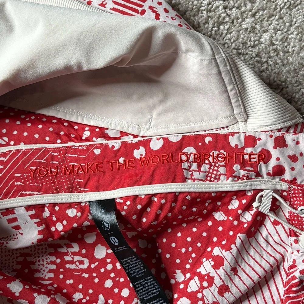 Lululemon 2024 Olympic Team Canada Convertible Jacket - Picture 9 of 9